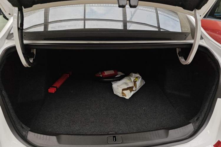 Used Chevrolet Monza 2022 320 Automatic Enjoyment Sunroof Version Trunk