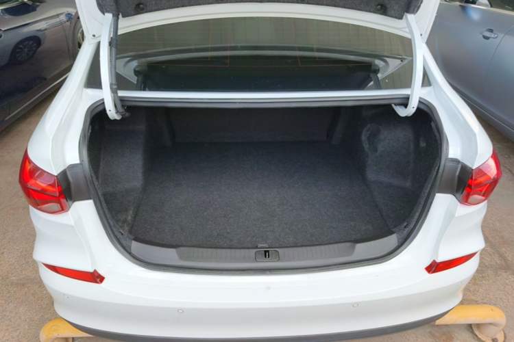 Used Chevrolet Monza 2022 320 Automatic Enjoyment Sunroof Version Trunk