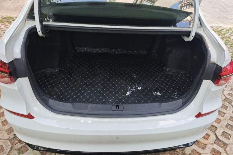 Used Chevrolet Monza 2022 Light Hybrid RS 330T Automatic Comfort Edition Trunk