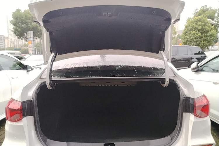 Used Chevrolet Monza 2022 320 Automatic Enjoyment Sunroof Version Trunk