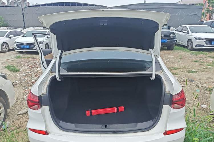 Used Chevrolet Monza 2022 320 Automatic Enjoyment Sunroof Version Trunk