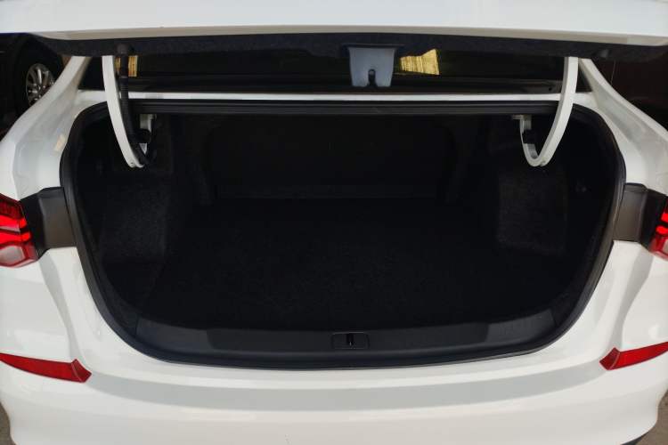 Used Chevrolet Monza 2022 320 Automatic Enjoyment Sunroof Version Trunk