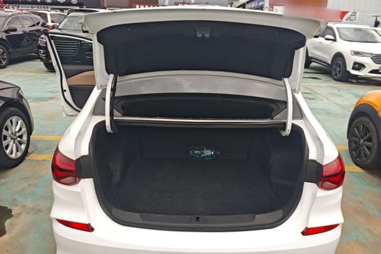 Used Chevrolet Monza 2022 320 Automatic Enjoyment Edition Trunk