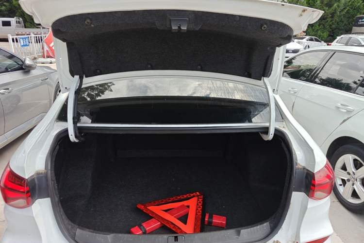 Used Chevrolet Monza 2022 320 Automatic Enjoyment Sunroof Version Trunk