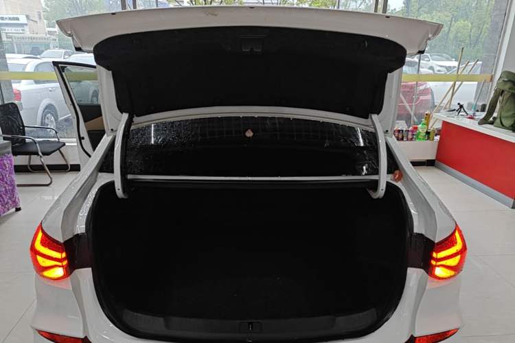 Used Chevrolet Monza 2022 320 Automatic Enjoyment Sunroof Version Trunk