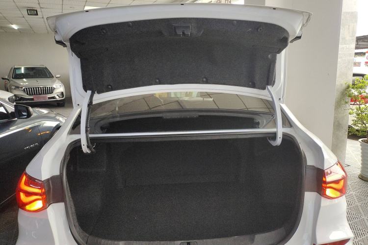 Used Chevrolet Monza 2022 320 Automatic Enjoyment Sunroof Version Trunk