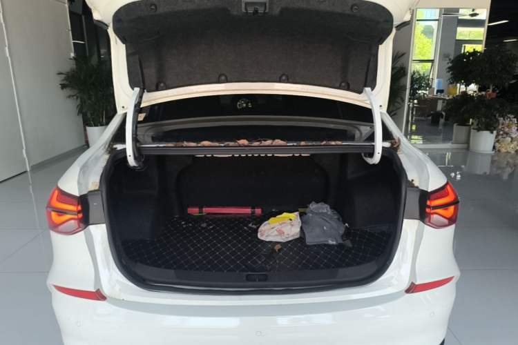 Used Chevrolet Monza 2022 Light Hybrid RS 330T Automatic Comfort Edition Trunk