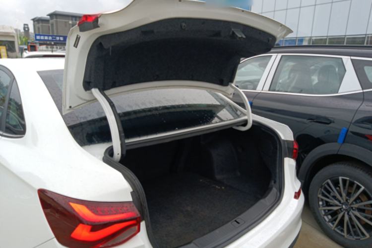 Used Chevrolet Monza 2022 320 Automatic Enjoyment Edition Trunk