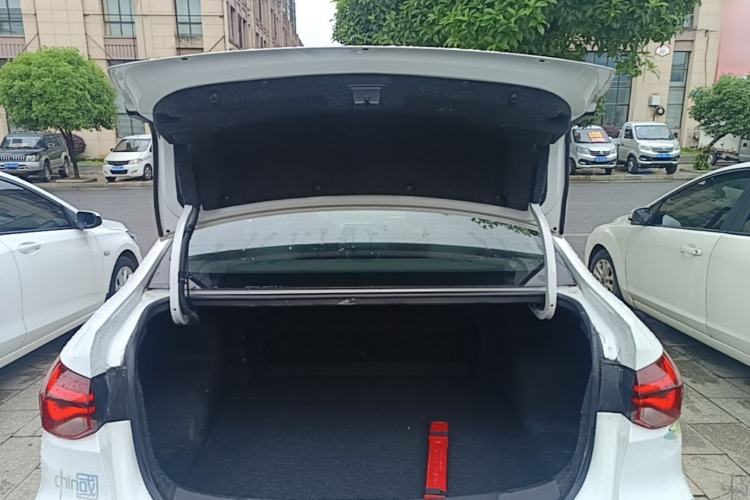 Used Chevrolet Monza 2022 320 Automatic Enjoyment Edition Trunk