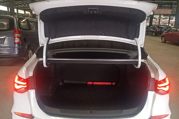 Used Chevrolet Monza 2022 320 Automatic Enjoyment Sunroof Version Trunk