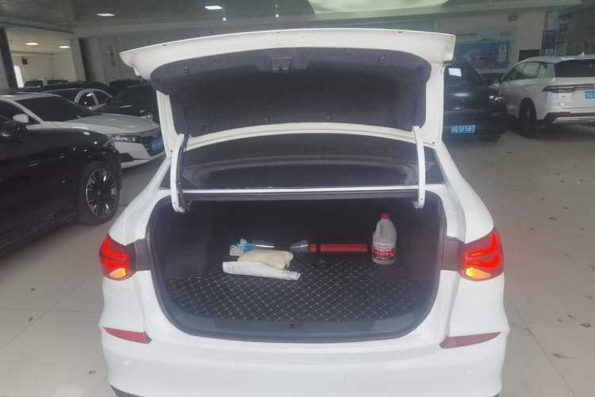 Used Chevrolet Monza 2022 320 Automatic Enjoyment Edition Trunk