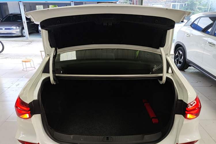 Used Chevrolet Monza 2022 320 Automatic Enjoyment Sunroof Version Trunk