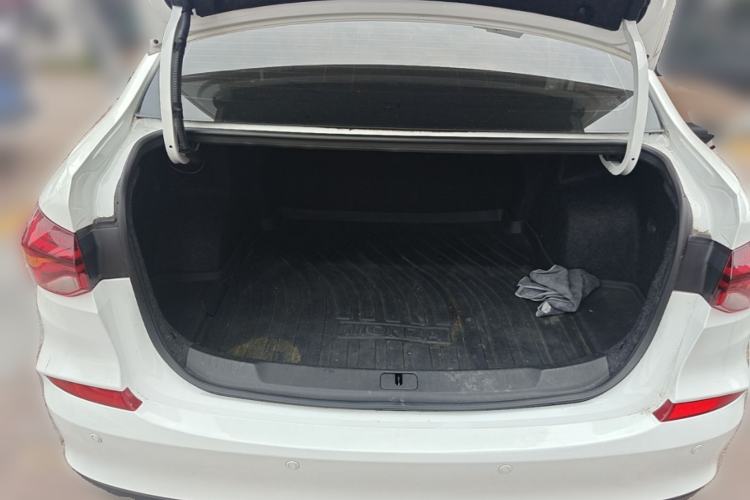 Used Chevrolet Monza 2022 320 Automatic Enjoyment Edition Trunk