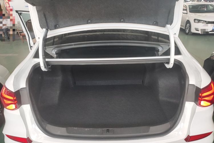 Used Chevrolet Monza 2022 320 Automatic Enjoyment Edition Trunk