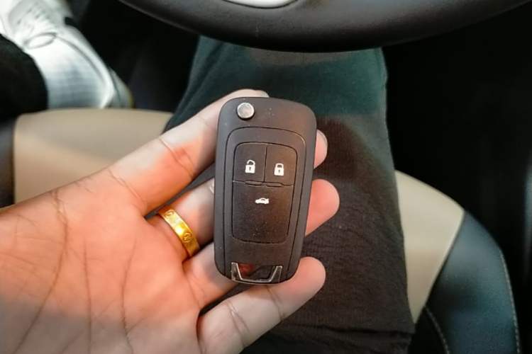 Used Chevrolet Monza 2022 320 Automatic Enjoyment Sunroof Version Vehicle Key