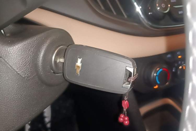 Used Chevrolet Monza 2022 320 Automatic Enjoyment Sunroof Version Vehicle Key