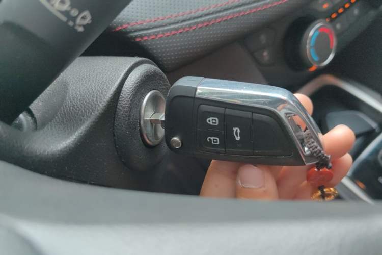 Used Chevrolet Monza 2022 Light Hybrid RS 330T Automatic Comfort Edition Vehicle Key