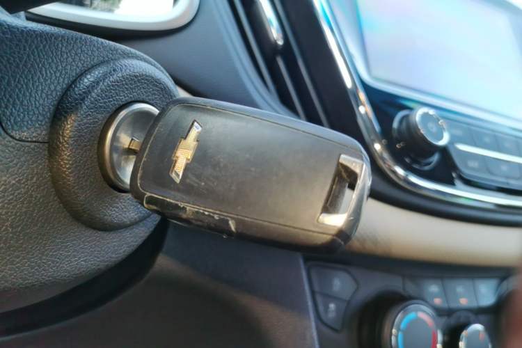 Used Chevrolet Monza 2022 320 Automatic Enjoyment Sunroof Version Vehicle Key