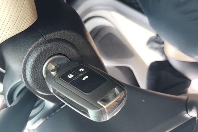Used Chevrolet Monza 2022 320 Automatic Enjoyment Sunroof Version Vehicle Key
