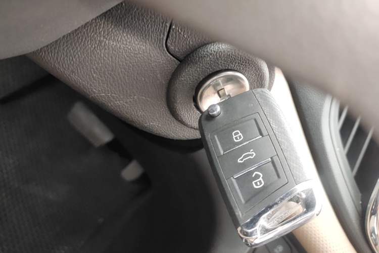 Used Chevrolet Monza 2022 320 Automatic Enjoyment Sunroof Version Vehicle Key