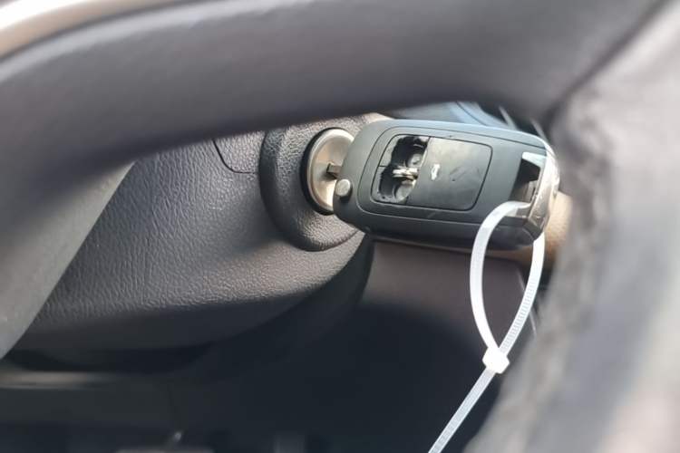 Used Chevrolet Monza 2022 320 Automatic Enjoyment Sunroof Version Vehicle Key