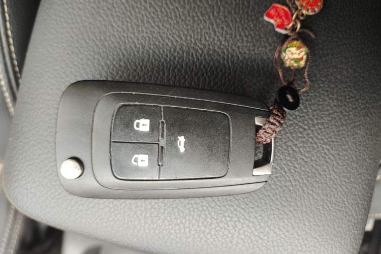 Used Chevrolet Monza 2022 320 Automatic Enjoyment Sunroof Version Vehicle Key