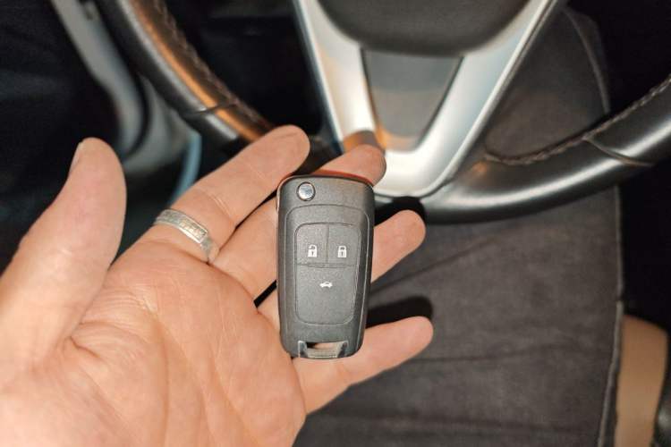 Used Chevrolet Monza 2022 320 Automatic Enjoyment Edition Vehicle Key