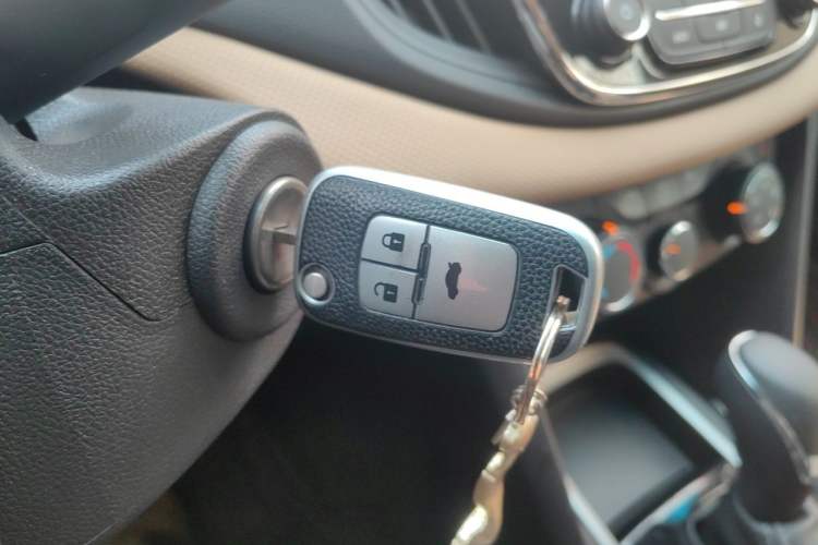 Used Chevrolet Monza 2022 320 Automatic Enjoyment Sunroof Version Vehicle Key