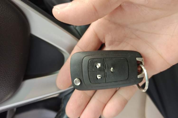 Used Chevrolet Monza 2022 320 Automatic Enjoyment Sunroof Version Vehicle Key