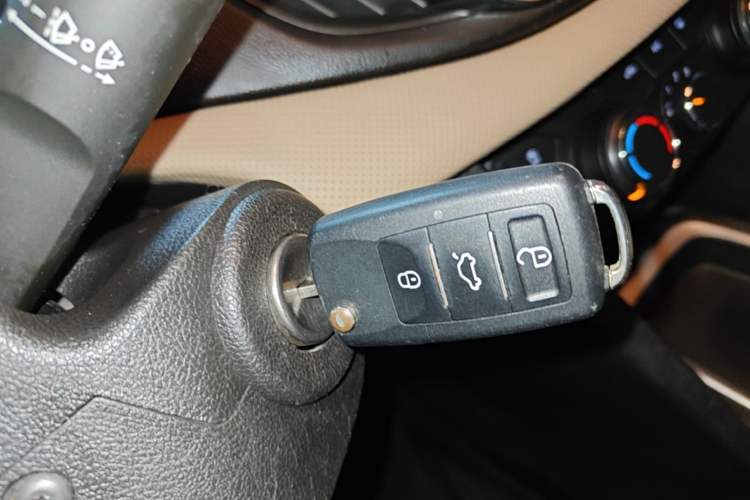 Used Chevrolet Monza 2022 320 Automatic Enjoyment Sunroof Version Vehicle Key