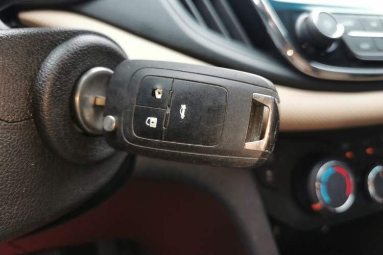Used Chevrolet Monza 2022 320 Automatic Enjoyment Sunroof Version Vehicle Key
