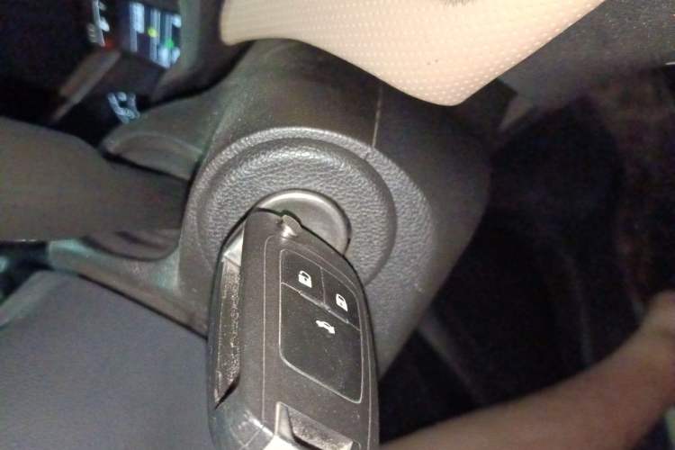 Used Chevrolet Monza 2022 320 Automatic Enjoyment Sunroof Version Vehicle Key