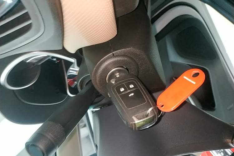 Used Chevrolet Monza 2022 320 Automatic Enjoyment Sunroof Version Vehicle Key