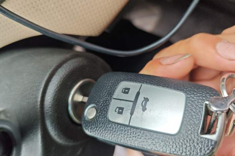 Used Chevrolet Monza 2022 320 Automatic Enjoyment Sunroof Version Vehicle Key