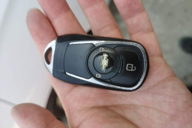 Used Chevrolet Monza 2022 320 Automatic Enjoyment Sunroof Version Vehicle Key