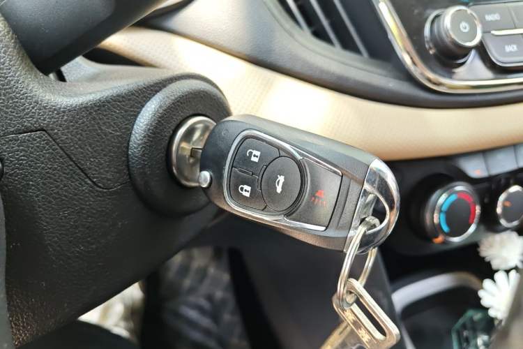 Used Chevrolet Monza 2022 320 Automatic Enjoyment Sunroof Version Vehicle Key