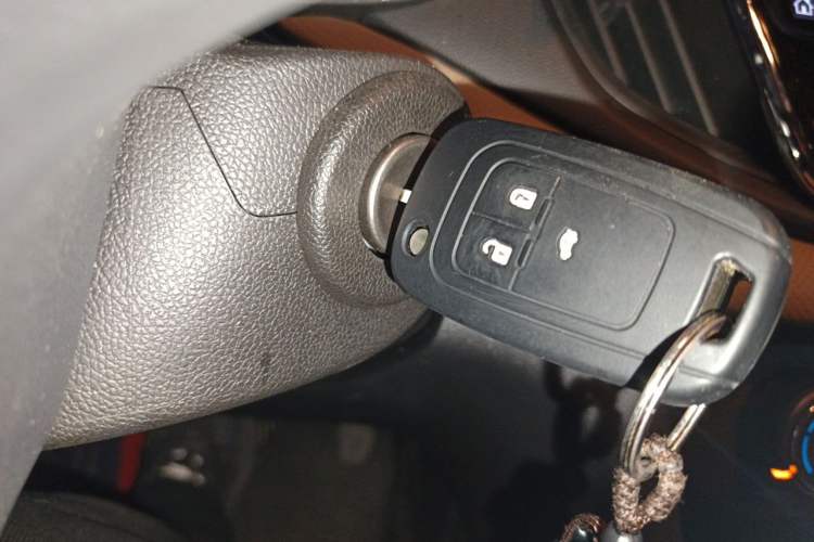 Used Chevrolet Monza 2022 320 Automatic Enjoyment Sunroof Version Vehicle Key