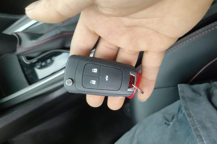 Used Chevrolet Monza 2022 Light Hybrid RS 330T Automatic Comfort Edition Vehicle Key