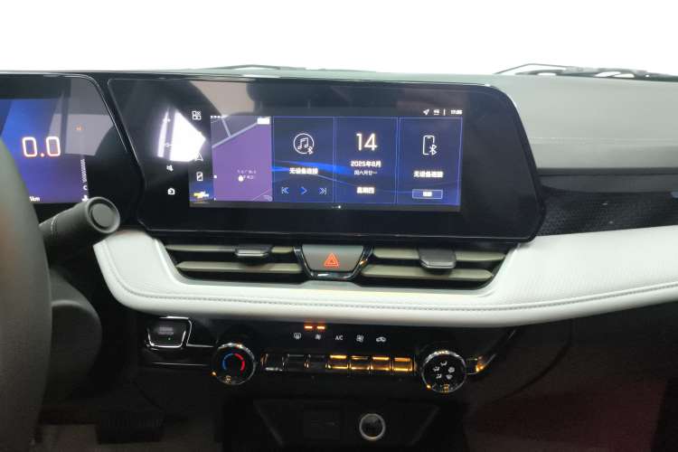 Used Chevrolet Monza 2023 1.5L Dual-Clutch Enjoyment Edition Audio And AC Panel