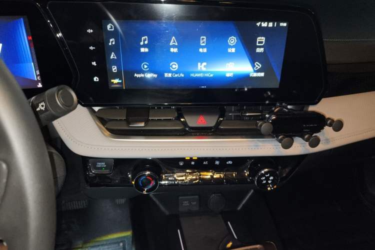 Used Chevrolet Monza 2023 1.5L Dual-Clutch Enjoyment Edition Audio And AC Panel