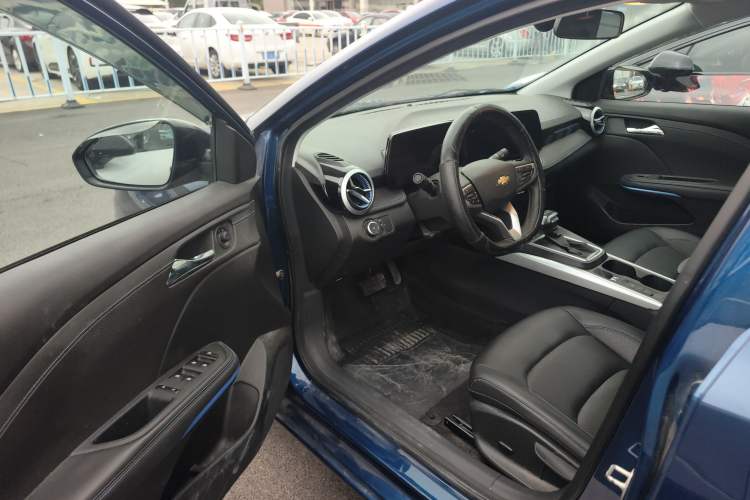 Used Chevrolet Monza 2023 1.3T Mild Hybrid Automatic Luxury Edition Interior 2