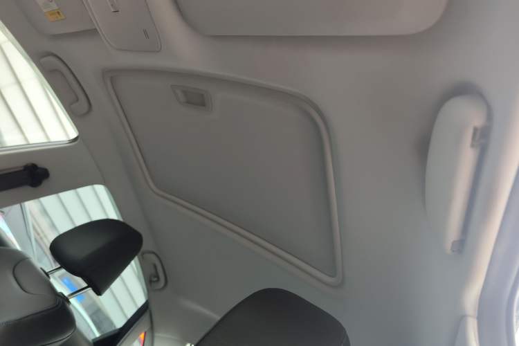 Used Chevrolet Monza 2023 1.3T Mild Hybrid Automatic Luxury Edition Interior 6