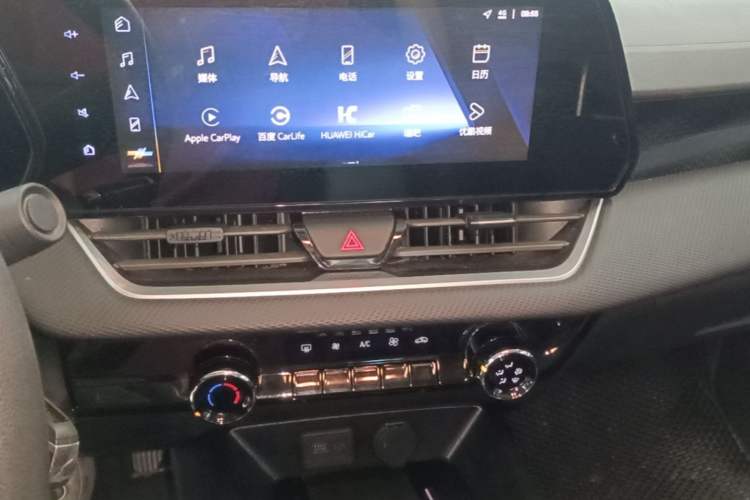 Used Chevrolet Monza 2023 1.5L Dual-Clutch Enjoyment Edition Audio And AC Panel