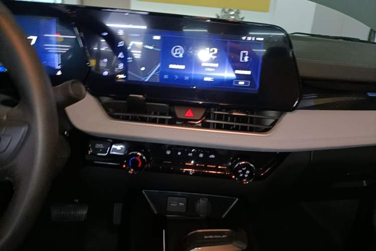Used Chevrolet Monza 2023 1.5L Dual-Clutch Enjoyment Edition Audio And AC Panel