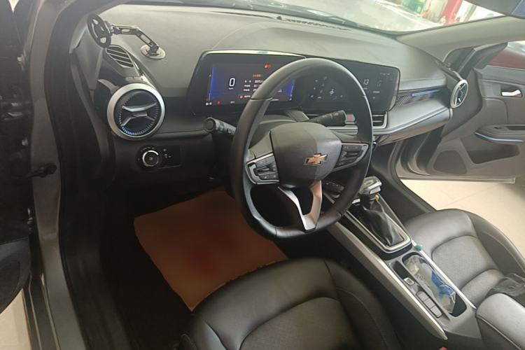 Used Chevrolet Monza 2023 1.3T Mild Hybrid Automatic Luxury Edition Center Console