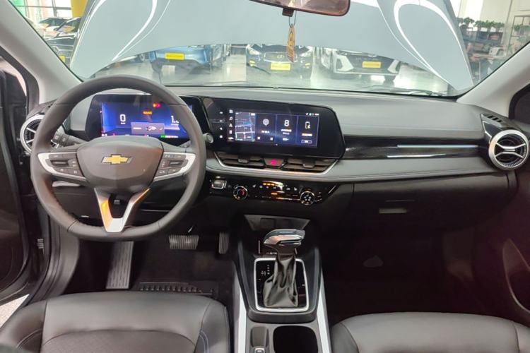 Used Chevrolet Monza 2023 1.3T Mild Hybrid Automatic Luxury Edition Center Console