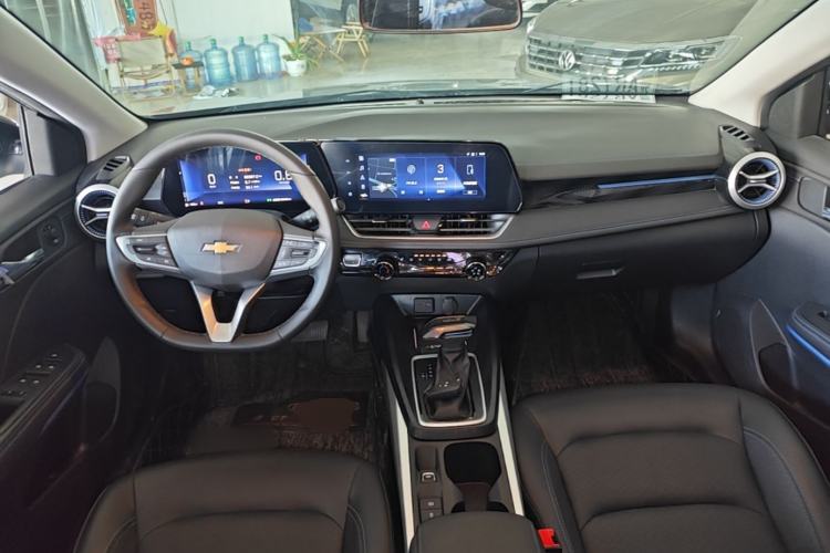 Used Chevrolet Monza 2023 1.3T Mild Hybrid Automatic Luxury Edition Center Console