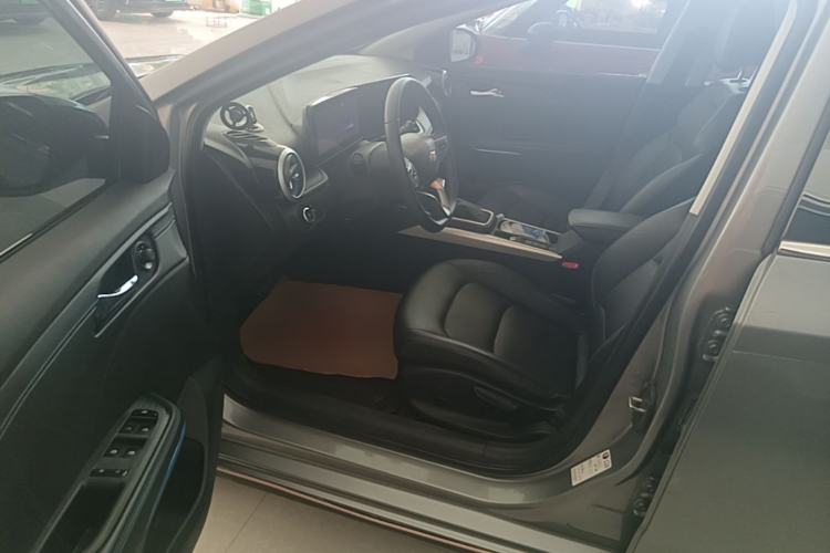 Used Chevrolet Monza 2023 1.3T Mild Hybrid Automatic Luxury Edition Left Front Seat