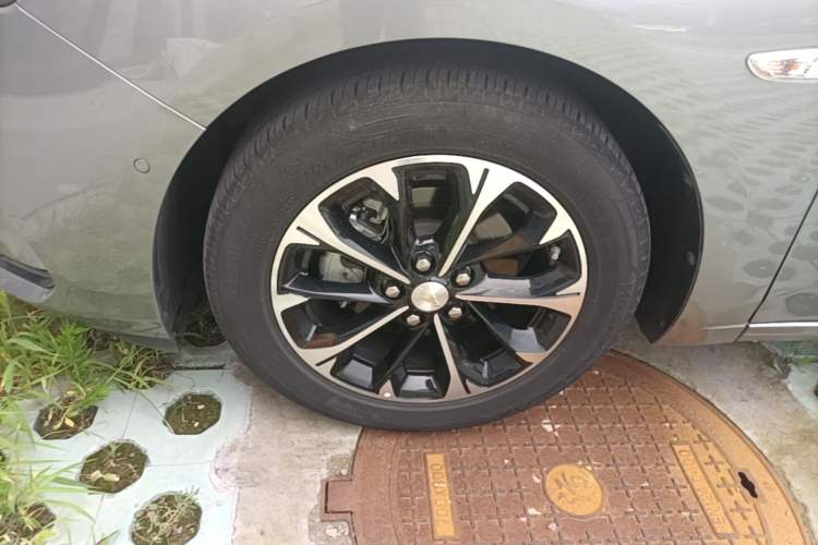 Used Chevrolet Monza 2023 1.3T Mild Hybrid Automatic Luxury Edition Left Front Wheel Hub