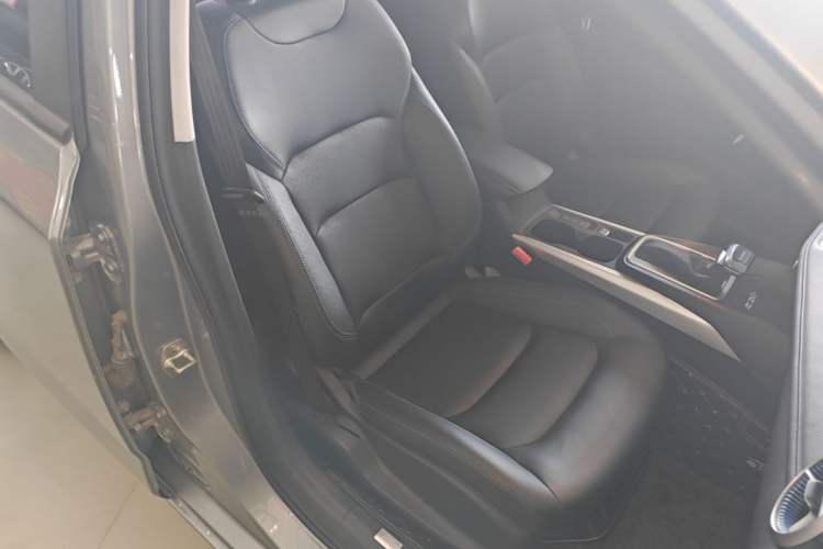 Used Chevrolet Monza 2023 1.3T Mild Hybrid Automatic Luxury Edition Right Front Seat